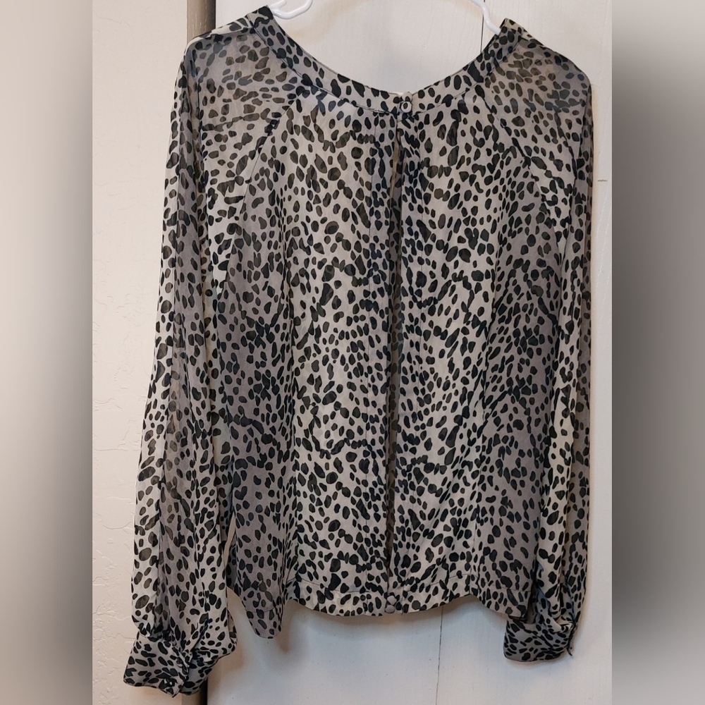Jennifer Lopez Sheer Cheetah Print Blouse Open Back Size XL Flowy Romantic Sexy - Picture 4 of 10